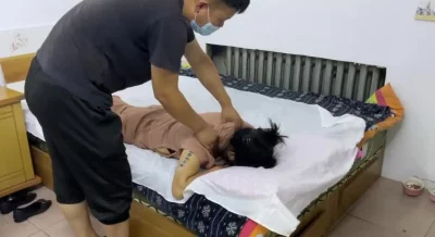 找个男技师给老婆SPA推油还是忍不住让操了